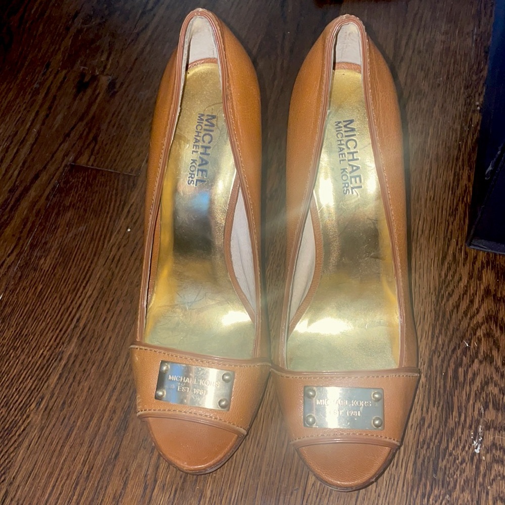 Women’s shoes little scuff